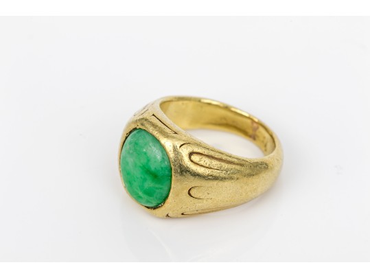 14k Yellow Gold Vintage Green Nephrite Jade Ring , Size 2.75