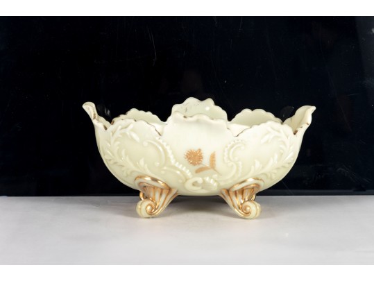 Northwood Custard Glass “Louis XV” Master Berry Bowl