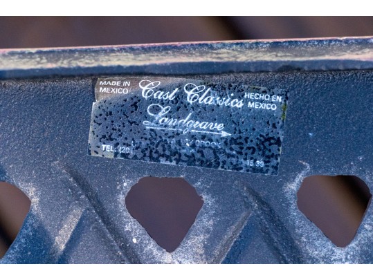 Composite Twin Pedestal Table With Six Cast Classics Aluminum Chairs