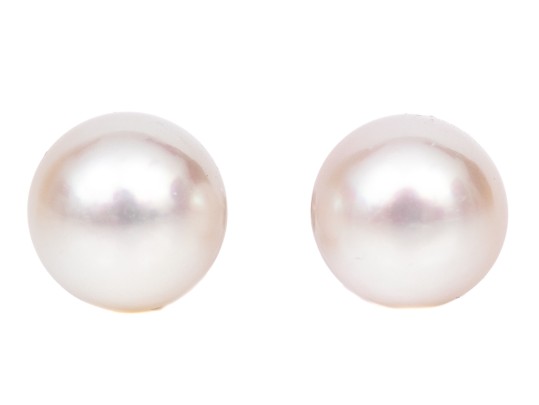 18k White Gold Lovely 7.5 Mm Cultured Pearl Earrings