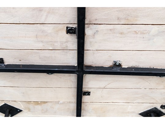 Decorative Circular Cocktail Table