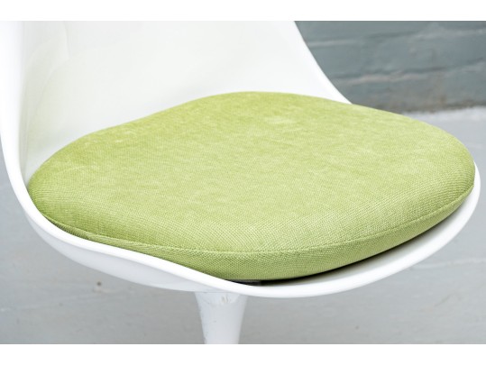 Pair Of Eero Saarinen Style Tulip Chairs