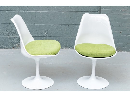 Pair Of Eero Saarinen Style Tulip Chairs