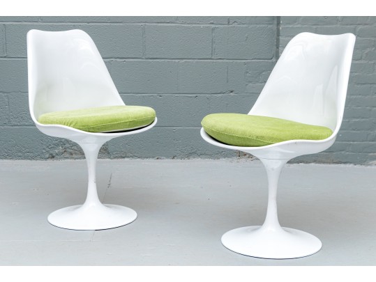 Pair Of Eero Saarinen Style Tulip Chairs