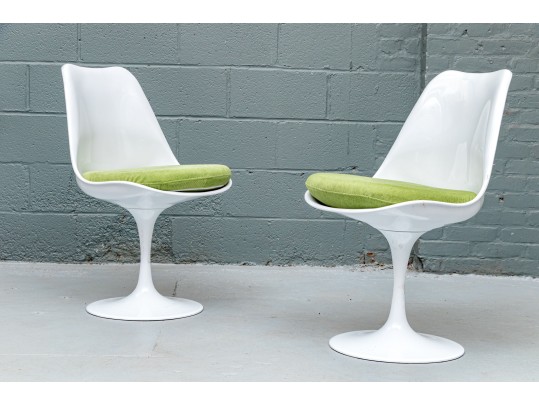 Pair Of Eero Saarinen Style Tulip Chairs