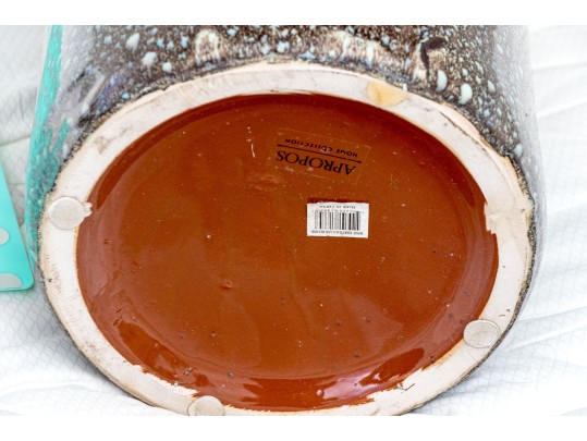 Apropros Glazed Textural Ceramic Umbrella Stand