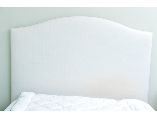 Queen Sized Bedstead With Headboard