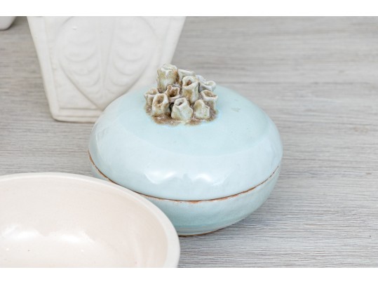 Group Of Ten Ceramic Decorative Wares