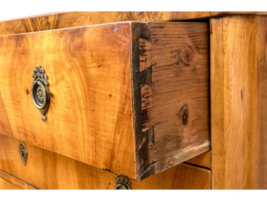 Finely Veneered Biedermeier Dresser