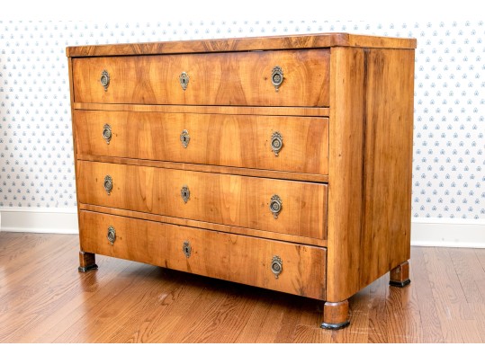 Finely Veneered Biedermeier Dresser