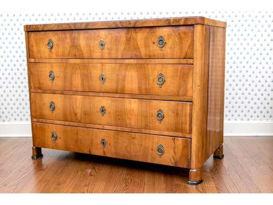 Finely Veneered Biedermeier Dresser