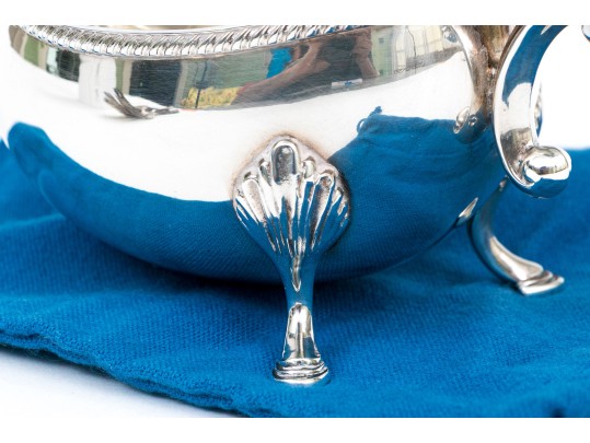English A C & Sons Ltd London Sterling Silver Sauceboat, 5.81 Ozt.