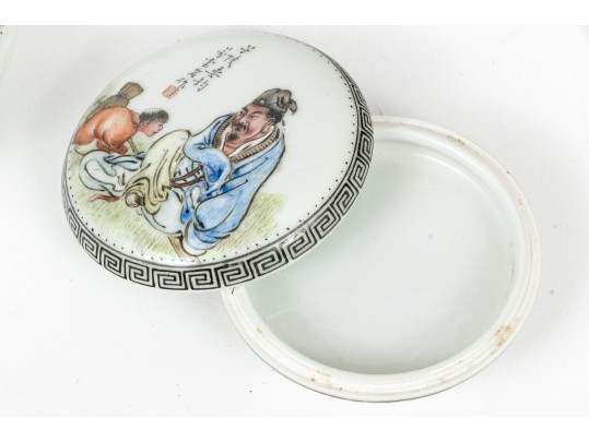 Two Chinese Decorative Porcelain Wares, 20-21st C.