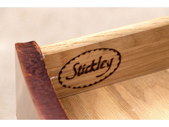 Gorgeous Satinwood Banded Mahogany Drop Leaf Table