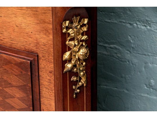 Beautiful Gilded Age Bedstead, Ca. 1890 - 1920 
