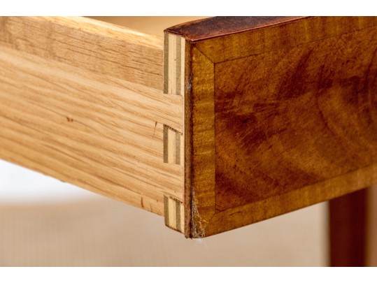 Gorgeous Satinwood Banded Mahogany Drop Leaf Table