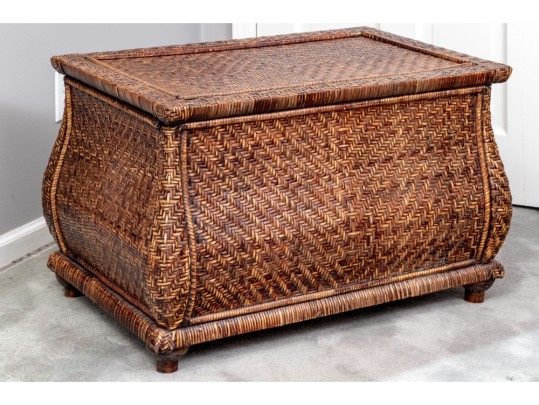 Quality Bombe Form Rattan Woven Storage Chest