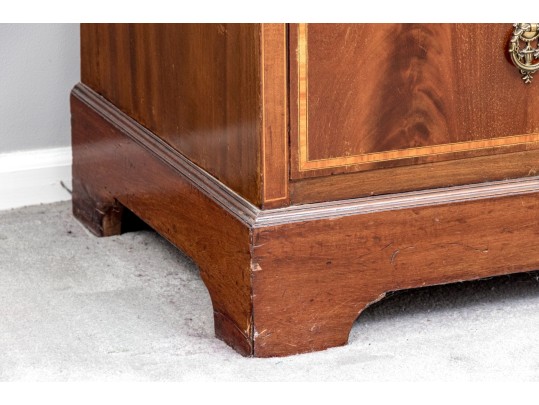 Antique Federal Style Mahogany And Satinwood Chest Of Drawers