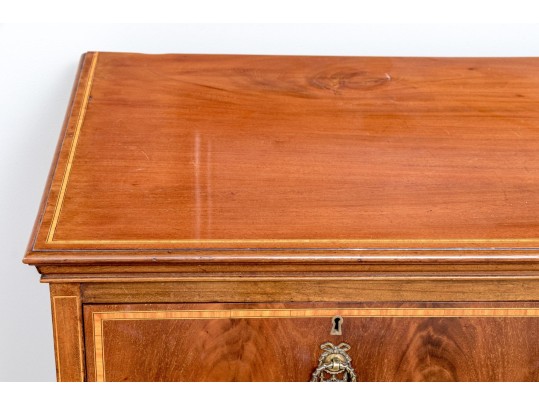 Antique Federal Style Mahogany And Satinwood Chest Of Drawers