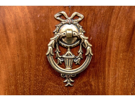 Antique Federal Style Mahogany And Satinwood Chest Of Drawers