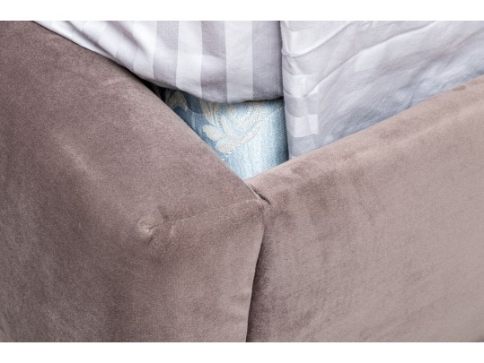 Mitchell Gold + Bob Williams 