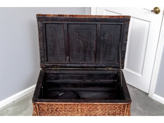 Quality Bombe Form Rattan Woven Storage Chest