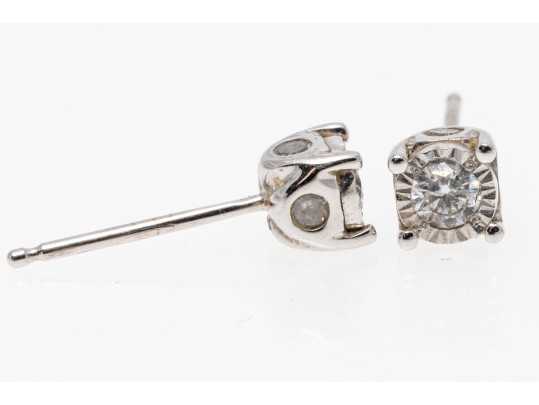 14k White Gold Diamond Stud Earrings, App. 0.06 TCW