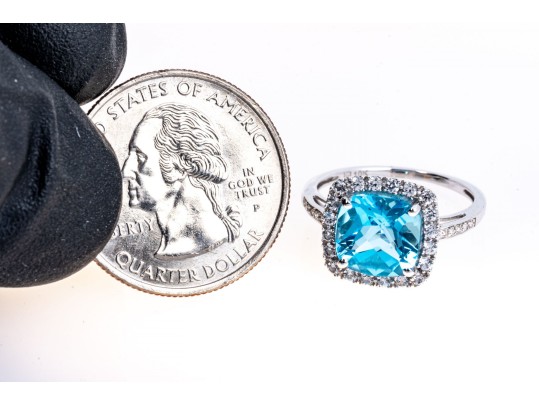 Vibrant 10K White Gold And Blue Topaz Ring, Size 7.25