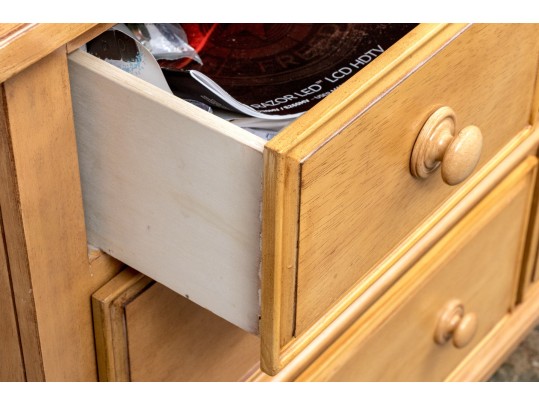 Quality Dresser With Seven Drawers
