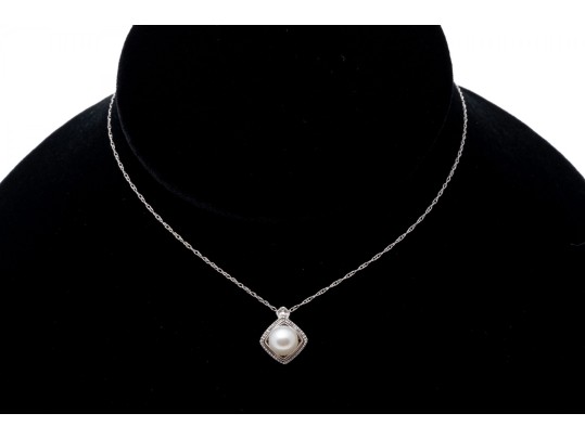 10K White Gold Necklace With Classic Bright White Pearl Pendant