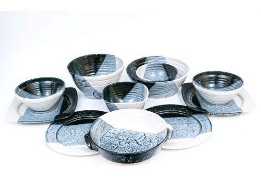 Set Of Callicut Pottery Plates And Bowls 