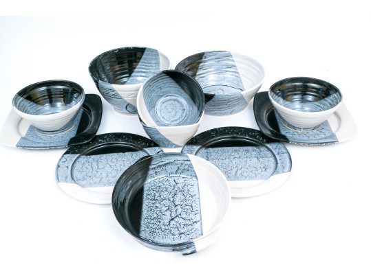 Set Of Callicut Pottery Plates And Bowls 