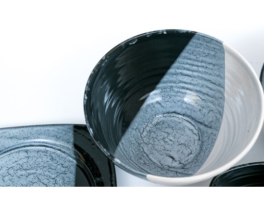 Set Of Callicut Pottery Plates And Bowls 