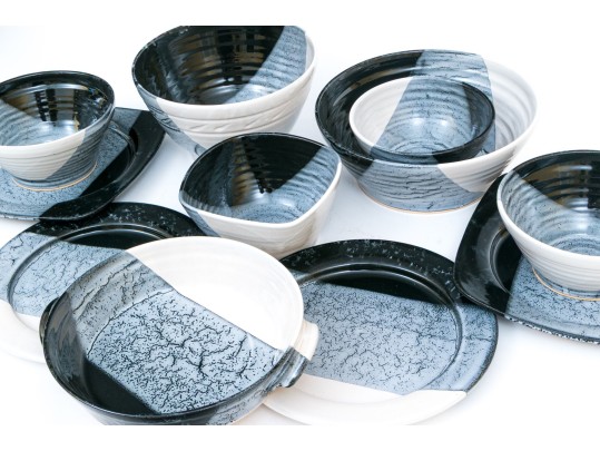 Set Of Callicut Pottery Plates And Bowls 