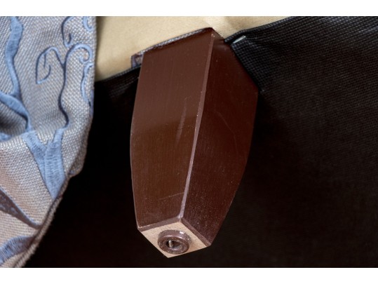 Quality Button Tufted Circular Ottoman For Reupholstery