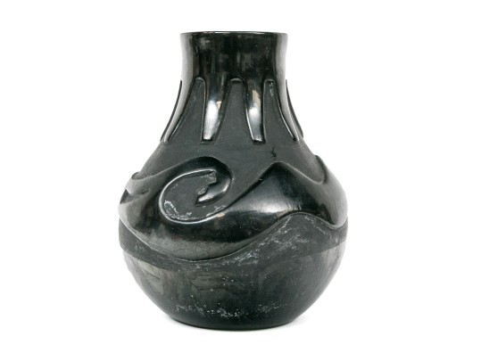 Native American San Ildefonso Blackware Jar Attributed To Maria Martinez