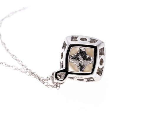 10K White Gold Necklace With Classic Bright White Pearl Pendant