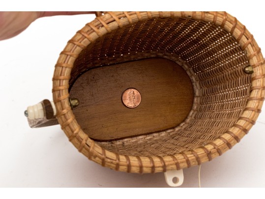 Vintage Nantucket Basket With Scrimshaw Lid