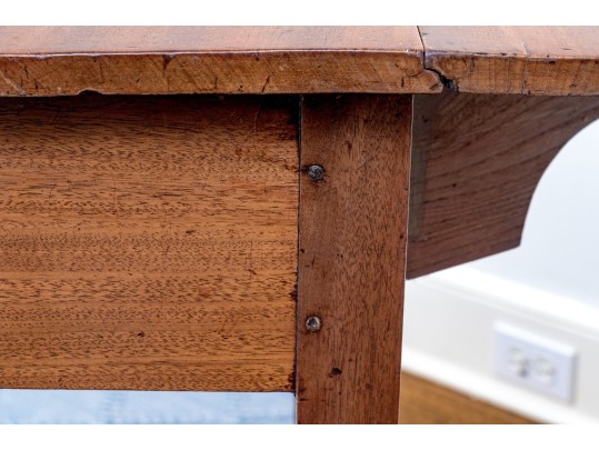 Antique Drop Leaf Pembroke Table, Ca. 1820 Or Earlier