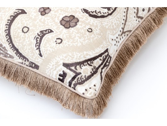 Decorative Kim Seybert Living Oversized Accent Cushion