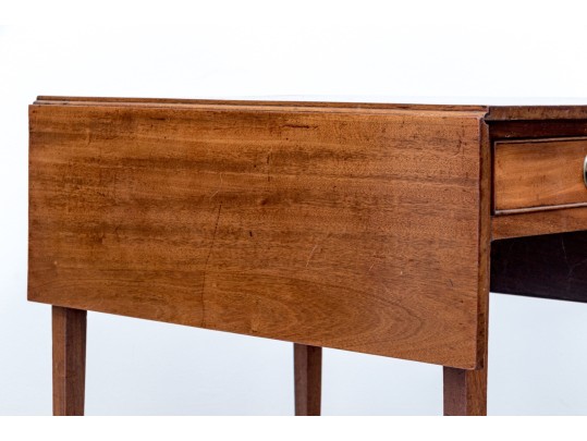 Antique Drop Leaf Pembroke Table, Ca. 1820 Or Earlier