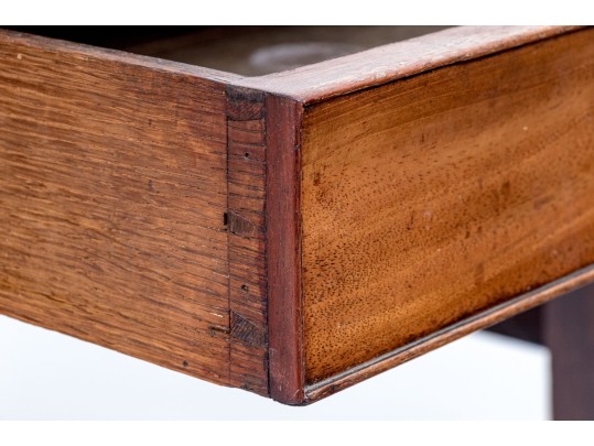 Antique Drop Leaf Pembroke Table, Ca. 1820 Or Earlier