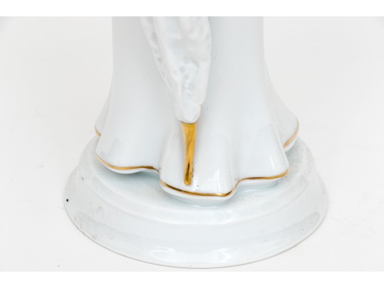 Hungarian Hollóháza Porcelain Figurine Of A Woman With Umbrella