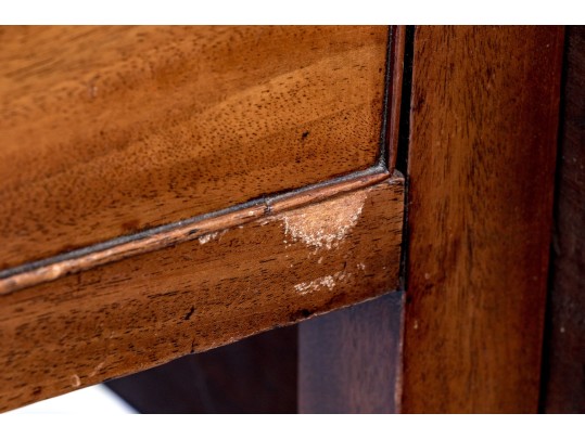 Antique Drop Leaf Pembroke Table, Ca. 1820 Or Earlier