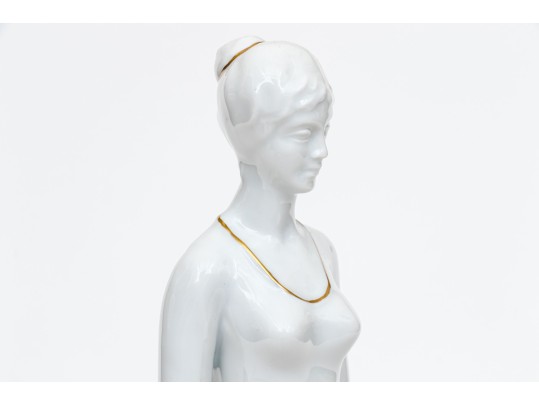 Hungarian Hollóháza Porcelain Figurine Of A Woman With Umbrella