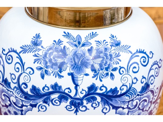 Williamsburg Restoration Dutch Delft Lidded Tobacco Jar