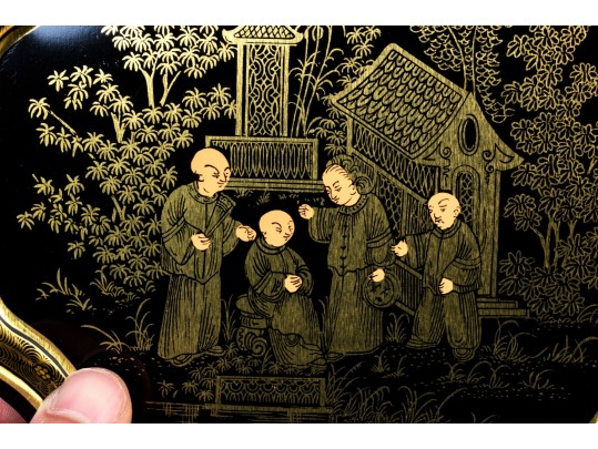 Entertaining Lot With 42 Pieces