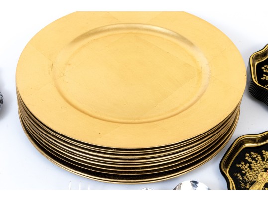 Entertaining Lot With 42 Pieces