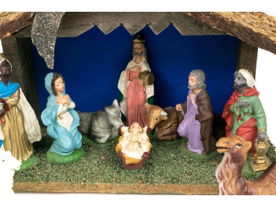 Decorative Manger Sculpture