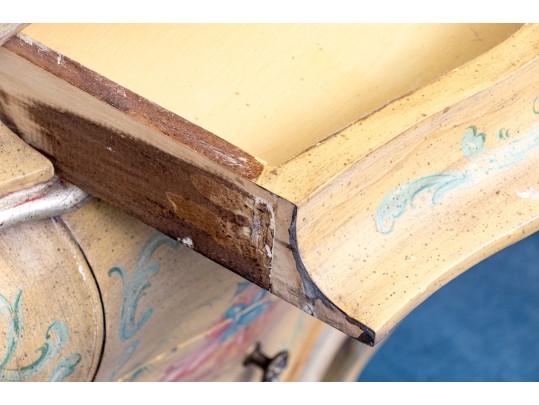 Charming Venetian Style Bombé Commode, Probably Italian